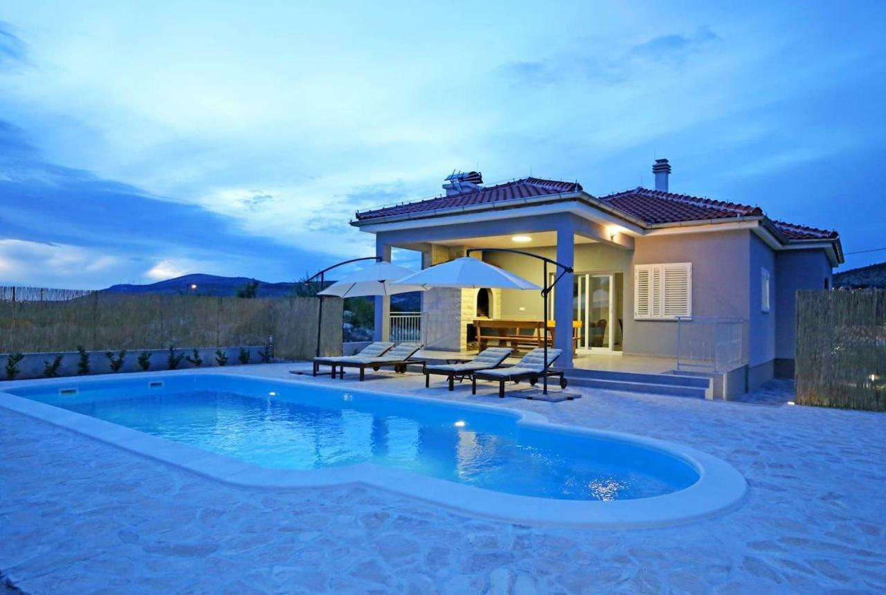 Modern Guest House Rak With Beautiful Pool Šibenik Eksteriør bilde