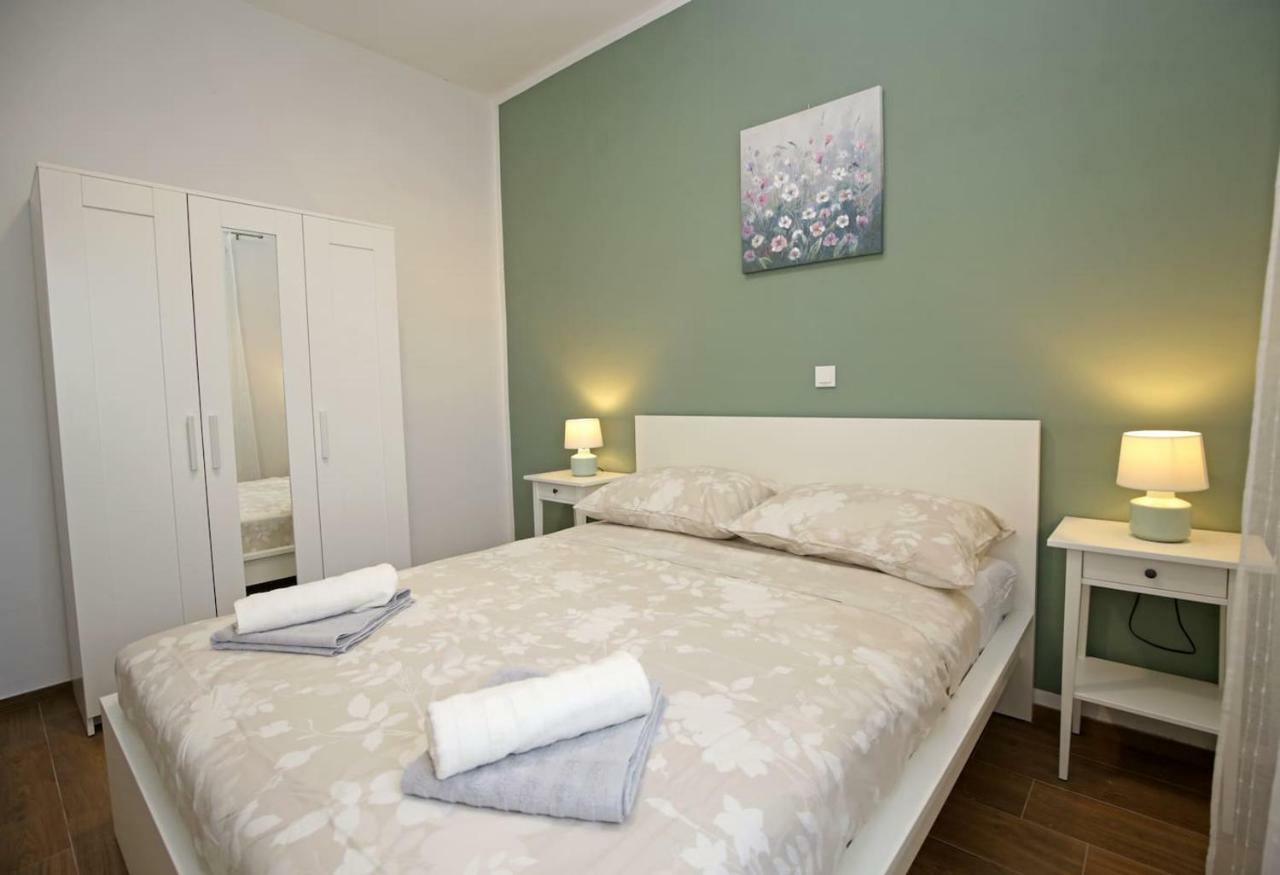 Modern Guest House Rak With Beautiful Pool Šibenik Eksteriør bilde